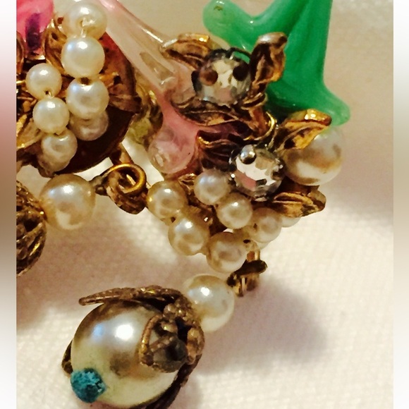 Vintage Rare Early Miriam Haskell Robert Brass Filigree glass leaf Earrings Set - Picture 9 of 17